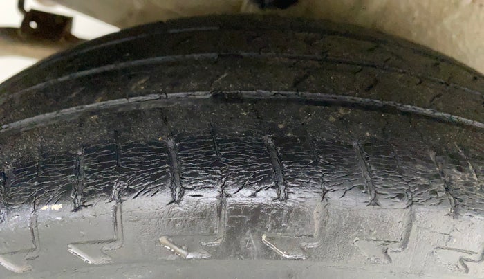 2017 Maruti IGNIS DELTA 1.2, Petrol, Manual, 51,497 km, Right Rear Tyre Tread