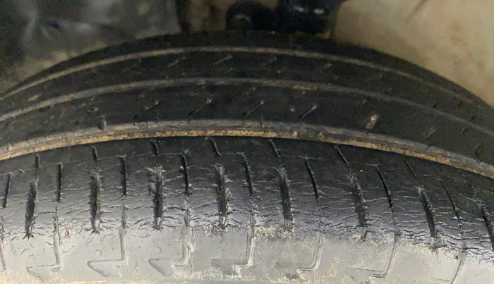 2017 Maruti IGNIS DELTA 1.2, Petrol, Manual, 51,497 km, Left Front Tyre Tread