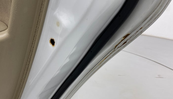 2018 Maruti Ciaz DELTA 1.5 SHVS MT PETROL, Petrol, Manual, 63,942 km, Right rear door - Slightly rusted