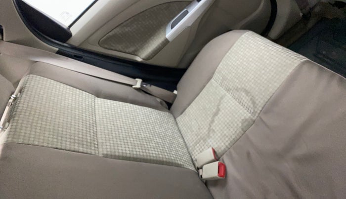 2013 Toyota Etios Liva G, Petrol, Manual, 66,520 km, Second-row left seat - Cover slightly stained