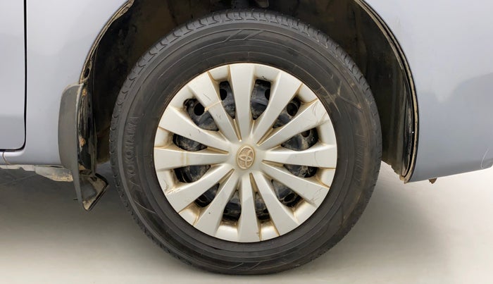 2013 Toyota Etios Liva G, Petrol, Manual, 66,520 km, Right Front Wheel