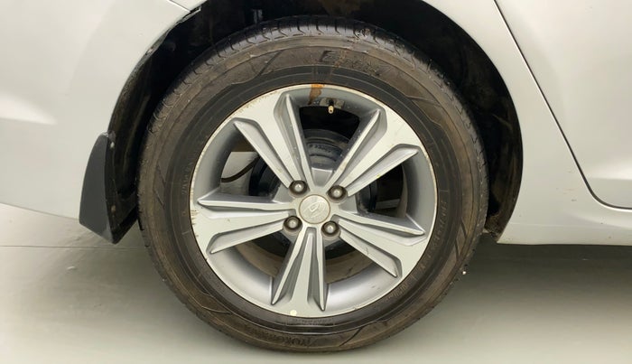 2018 Hyundai Verna 1.6 VTVT SX O, CNG, Manual, 90,120 km, Right Rear Wheel