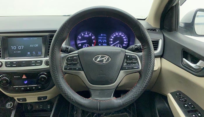 2018 Hyundai Verna 1.6 VTVT SX O, CNG, Manual, 90,120 km, Steering Wheel Close Up