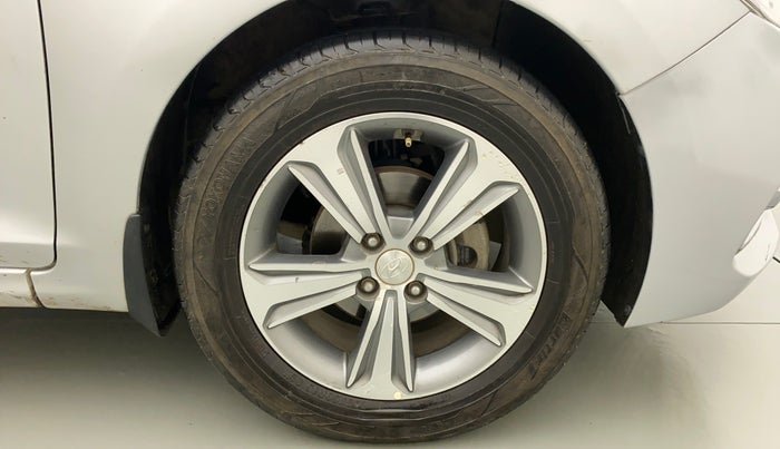 2018 Hyundai Verna 1.6 VTVT SX O, CNG, Manual, 90,120 km, Right Front Wheel