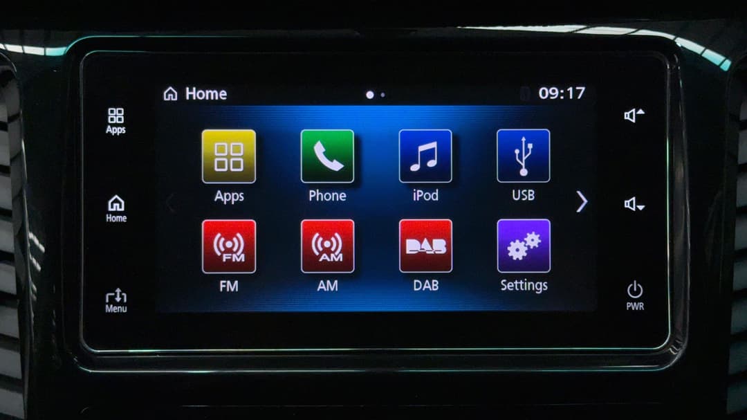2017 Mitsubishi Triton Gls (4x4), Manual, 74704 km, Infotainment System