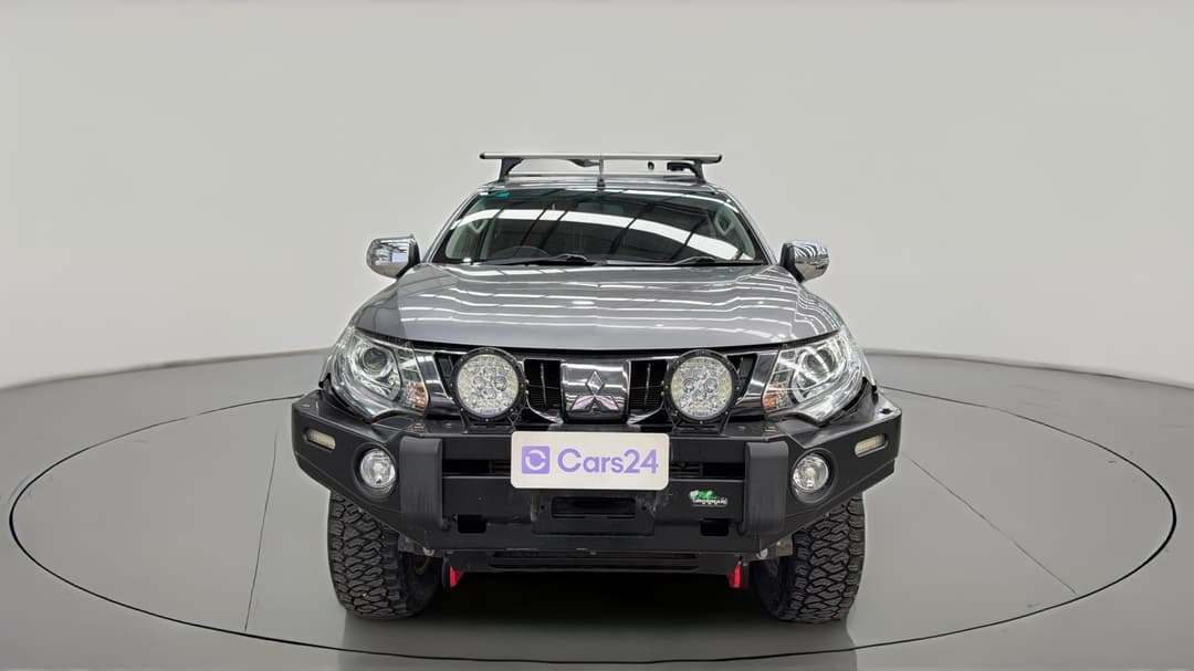 2017 Mitsubishi Triton Gls (4x4), Manual, 74704 km, Front View