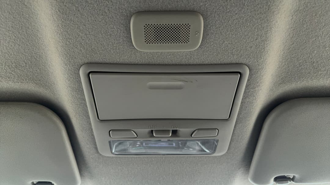 2017 Mitsubishi Triton Gls (4x4), Manual, 74704 km, On-Roof Controls/Sunglass holder