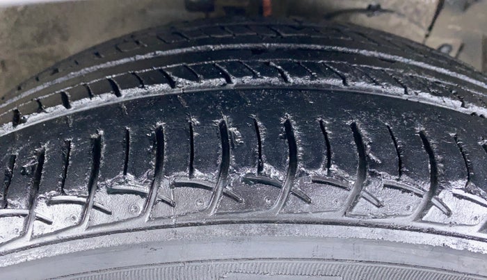 2017 Maruti Ciaz VDI+ SHVS, Diesel, Manual, 59,662 km, Right Front Tyre Tread