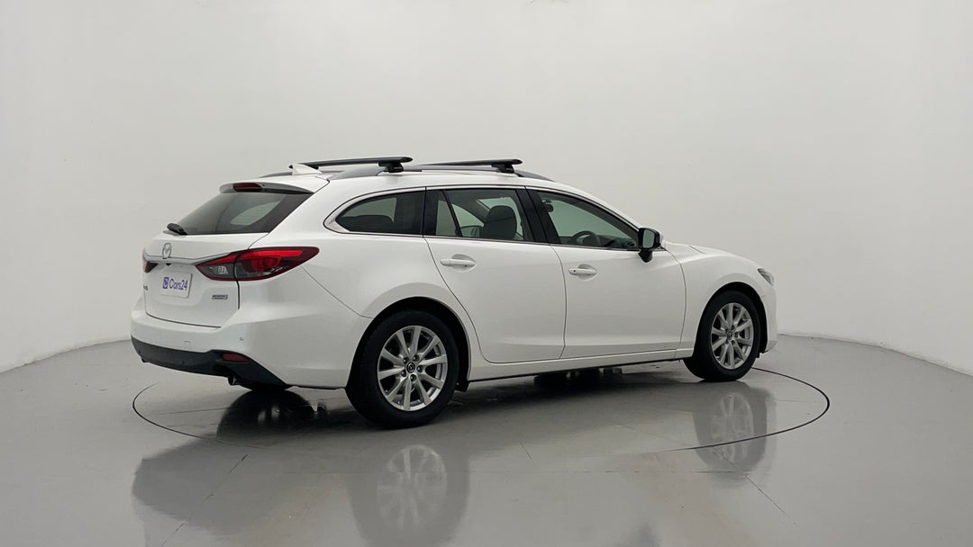 Right Back Diagonal (45- Degree) View