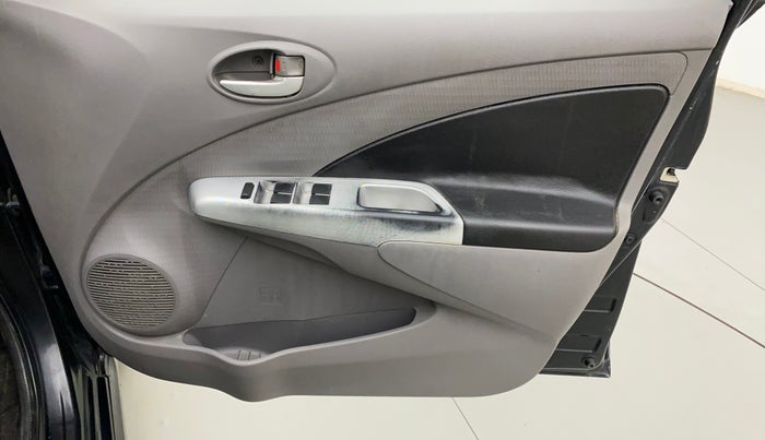 2011 Toyota Etios VX, Petrol, Manual, 71,433 km, Driver Side Door Panels Control