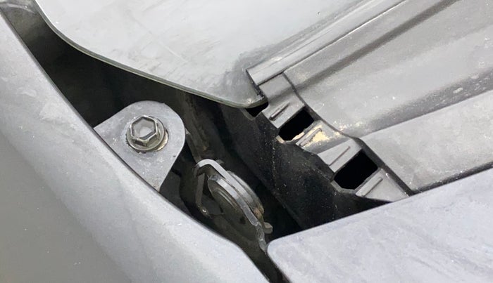 2011 Toyota Etios VX, Petrol, Manual, 71,433 km, Bonnet (hood) - Cowl vent panel has minor damage