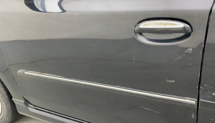 2011 Toyota Etios VX, Petrol, Manual, 71,433 km, Front passenger door - Minor scratches