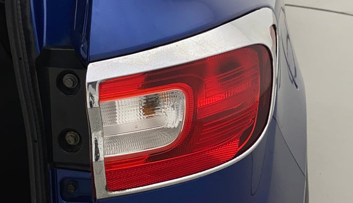 2021 Renault TRIBER RXZ AMT, Petrol, Automatic, 32,926 km, Right tail light - Chrome has minor damage