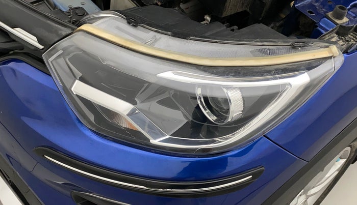 2021 Renault TRIBER RXZ AMT, Petrol, Automatic, 32,926 km, Left headlight - Chrome has minor damage