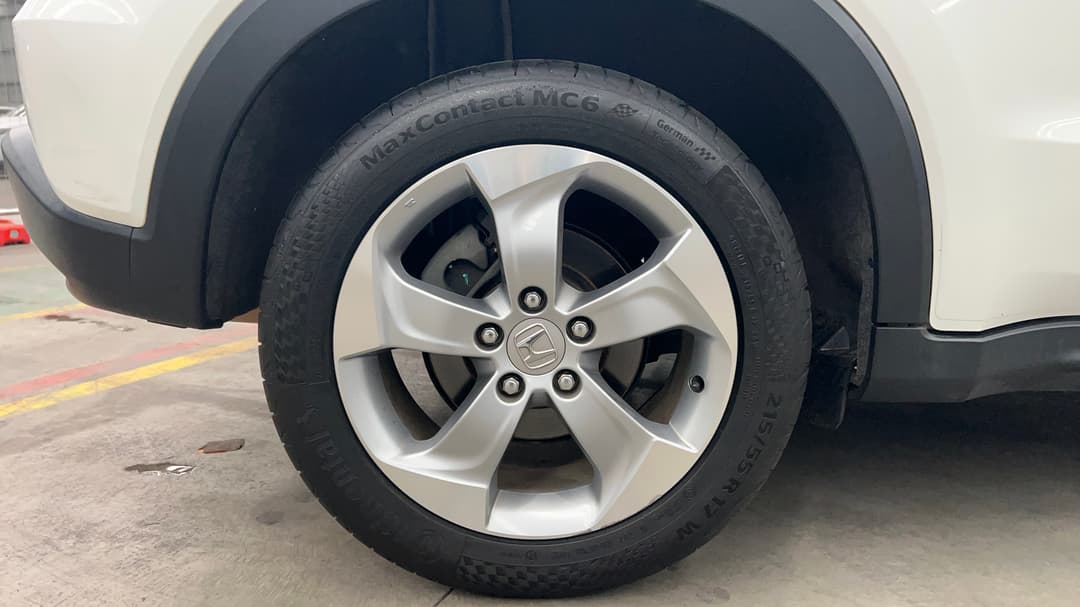2017 Honda HR-V Vti-s, Automatic, 72333 km, Right Rear Wheel