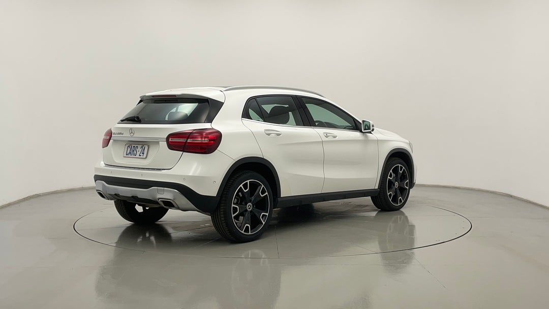 Right Back Diagonal (45- Degree) View