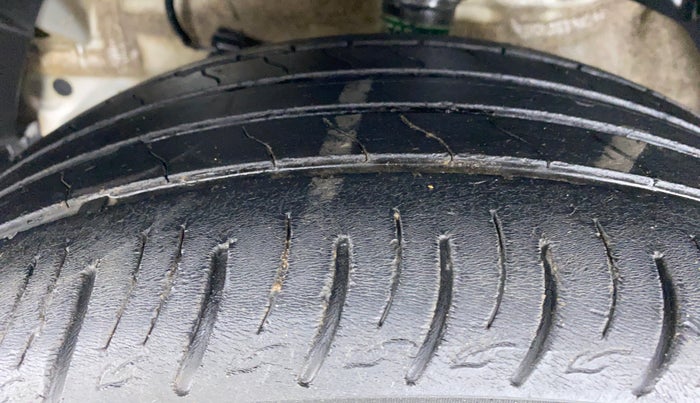 2019 Mahindra XUV300 W8(O), Diesel, Manual, 52,637 km, Left Front Tyre Tread