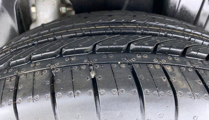 2019 Mahindra XUV300 W8(O), Diesel, Manual, 52,637 km, Left Rear Tyre Tread