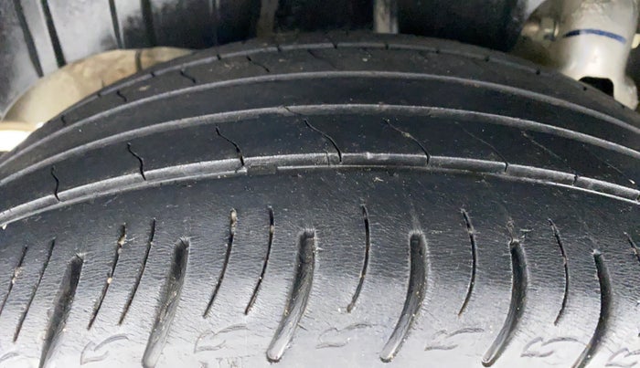 2019 Mahindra XUV300 W8(O), Diesel, Manual, 52,637 km, Right Rear Tyre Tread