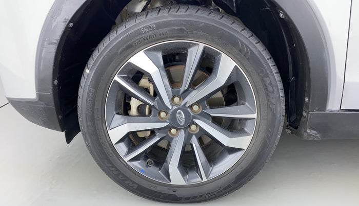 2019 Mahindra XUV300 W8(O), Diesel, Manual, 52,637 km, Left Front Wheel