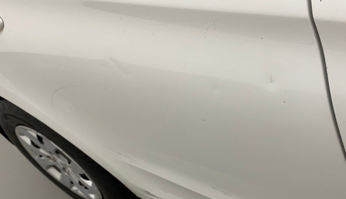 2014 Hyundai Elite i20 MAGNA 1.2, Petrol, Manual, 1,05,921 km, Right rear door - Slightly dented