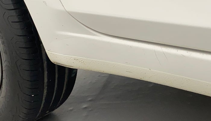 2014 Hyundai Elite i20 MAGNA 1.2, Petrol, Manual, 1,05,921 km, Right running board - Minor scratches