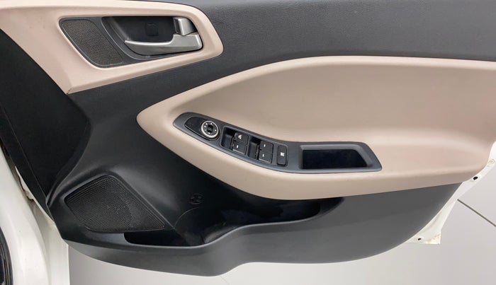 2014 Hyundai Elite i20 MAGNA 1.2, Petrol, Manual, 1,05,921 km, Driver Side Door Panels Control