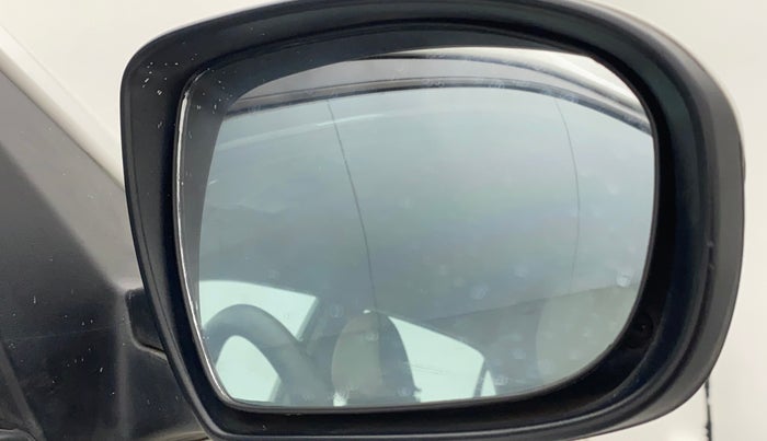 2014 Hyundai Elite i20 MAGNA 1.2, Petrol, Manual, 1,05,921 km, Right rear-view mirror - Minor noise