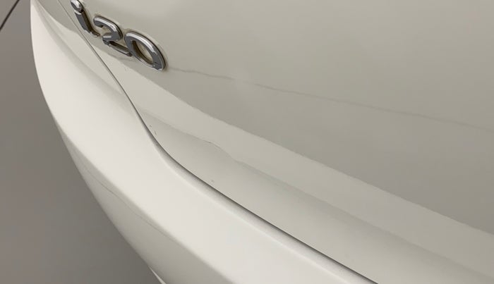 2014 Hyundai Elite i20 MAGNA 1.2, Petrol, Manual, 1,05,921 km, Dicky (Boot door) - Slightly dented