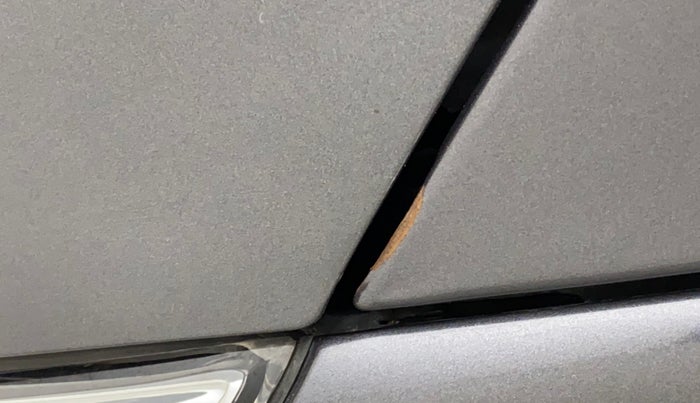 2016 Hyundai Eon SPORTZ, Petrol, Manual, 37,270 km, Left A pillar - Slight discoloration