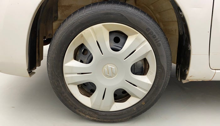 2017 Maruti Wagon R 1.0 VXI AMT, Petrol, Automatic, 31,154 km, Left front tyre - Minor crack