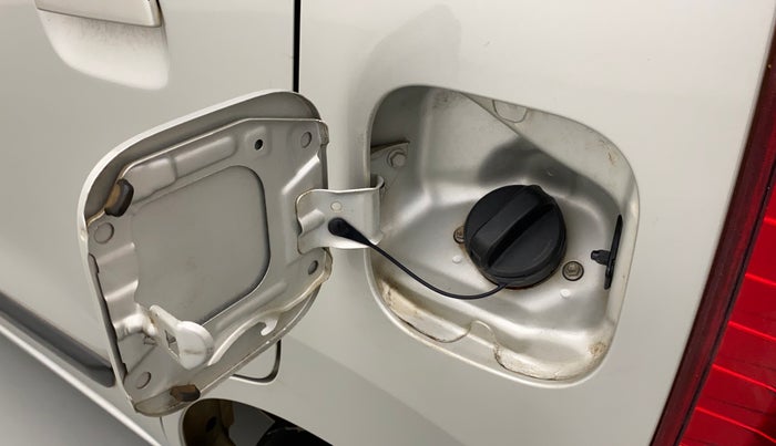 2017 Maruti Wagon R 1.0 VXI AMT, Petrol, Automatic, 31,154 km, Left quarter panel - Fuel lid lock has slight discoloration