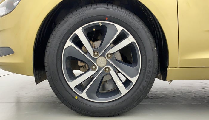 2020 Tata ALTROZ XZ 1.2, Petrol, Manual, 32,195 km, Left Front Wheel
