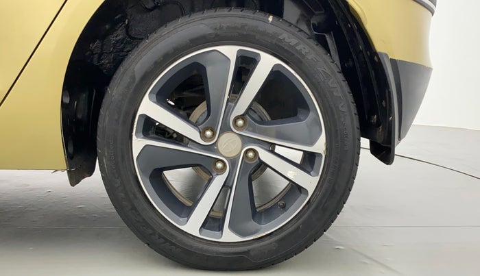 2020 Tata ALTROZ XZ 1.2, Petrol, Manual, 32,195 km, Left Rear Wheel