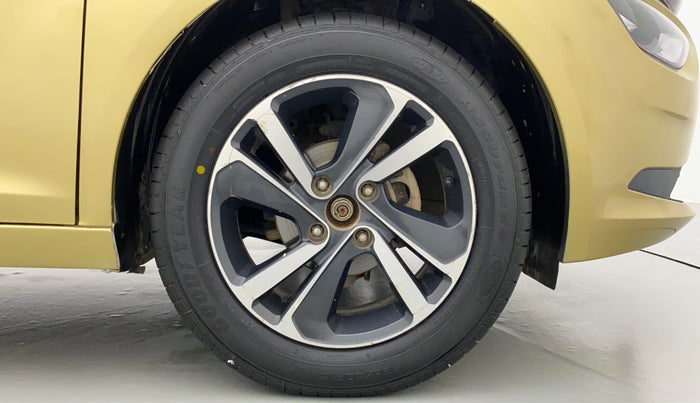 2020 Tata ALTROZ XZ 1.2, Petrol, Manual, 32,195 km, Right Front Wheel
