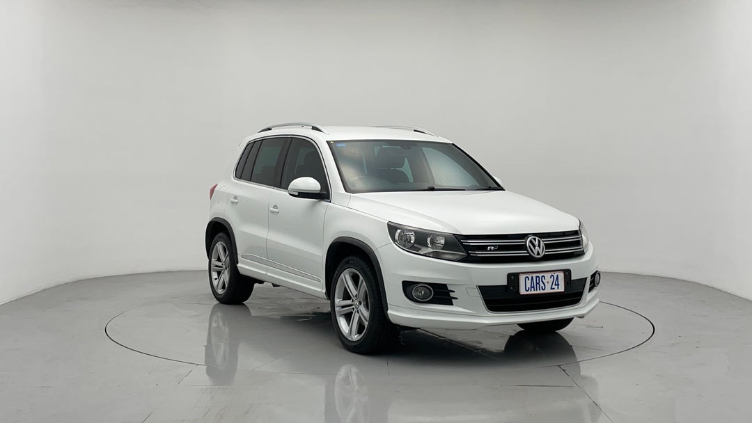 2015 Volkswagen Tiguan 155 Tsi R-line (4x4), Automatic, 81874 km, Right Front Diagonal (45- Degree) View