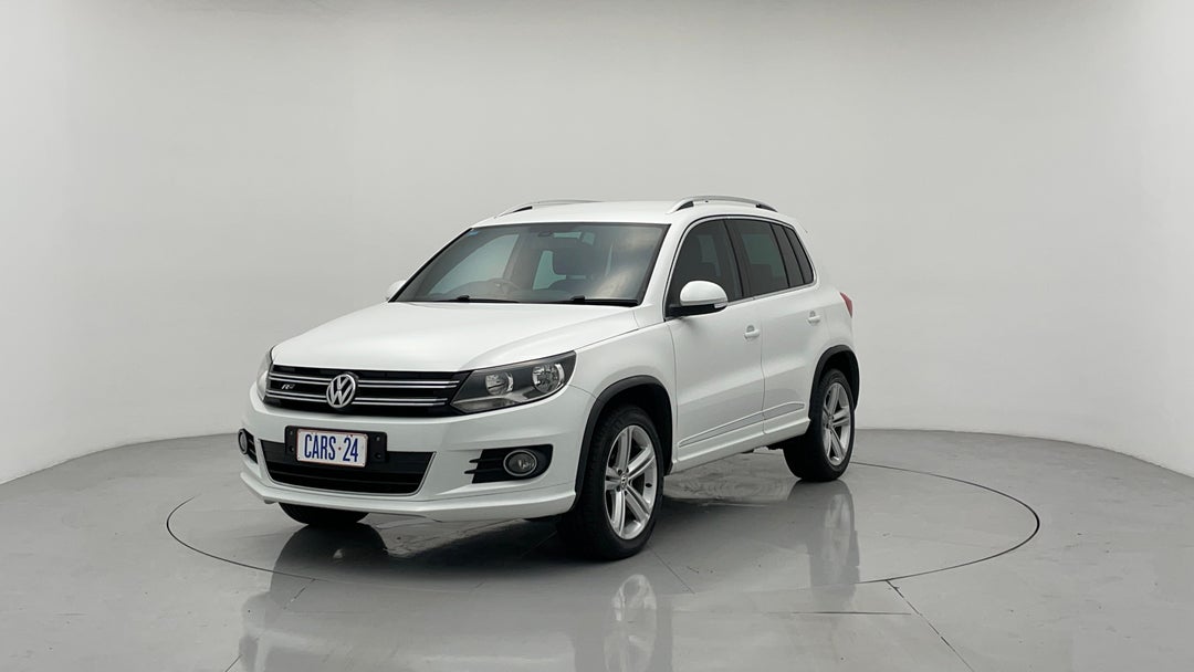 2015 Volkswagen Tiguan 155 Tsi R-line (4x4), Automatic, 81874 km, Left Front Diagonal (45- Degree) View