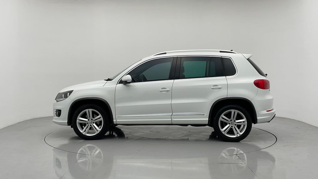 2015 Volkswagen Tiguan 155 Tsi R-line (4x4), Automatic, 81874 km, Left Side View