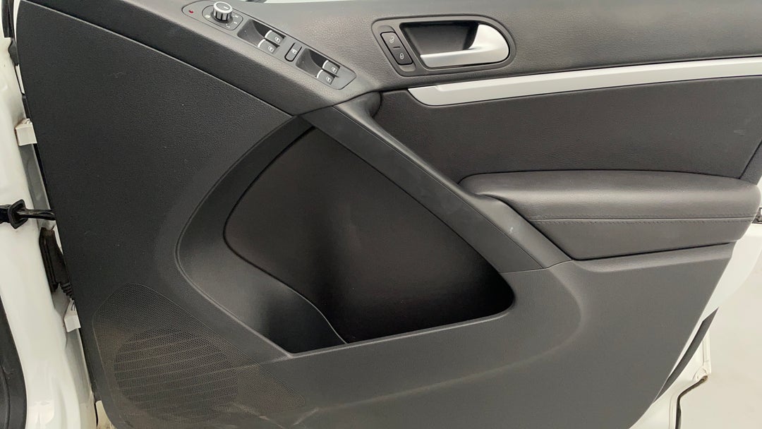 2015 Volkswagen Tiguan 155 Tsi R-line (4x4), Automatic, 81874 km, Speaker View