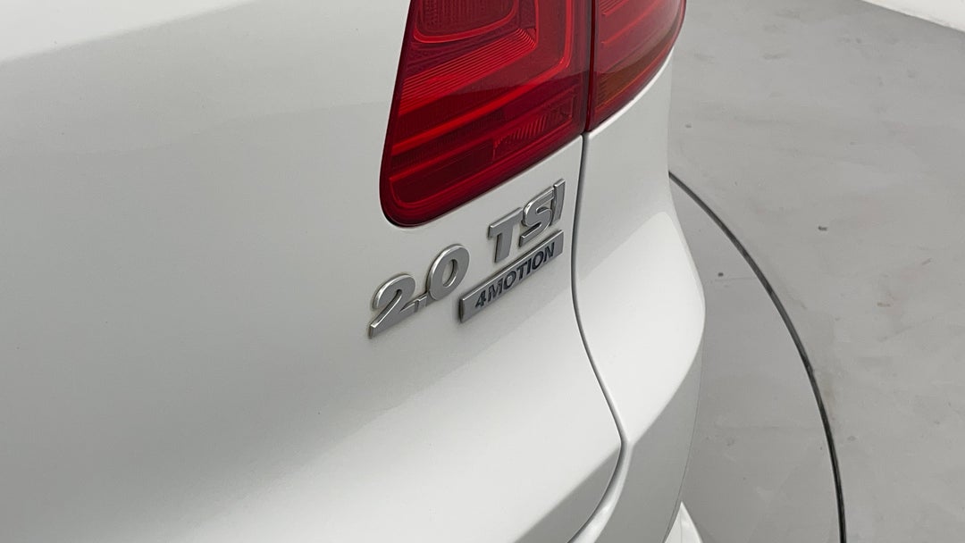 2015 Volkswagen Tiguan 155 Tsi R-line (4x4), Automatic, 81874 km, Badge (Boot Right Side)