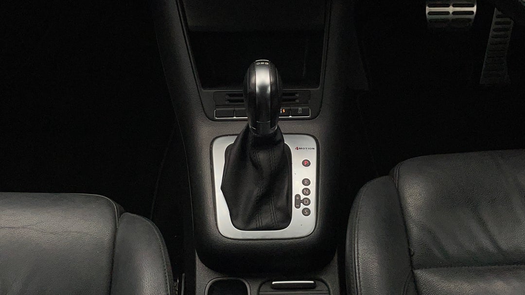 2015 Volkswagen Tiguan 155 Tsi R-line (4x4), Automatic, 81874 km, Gear Lever 