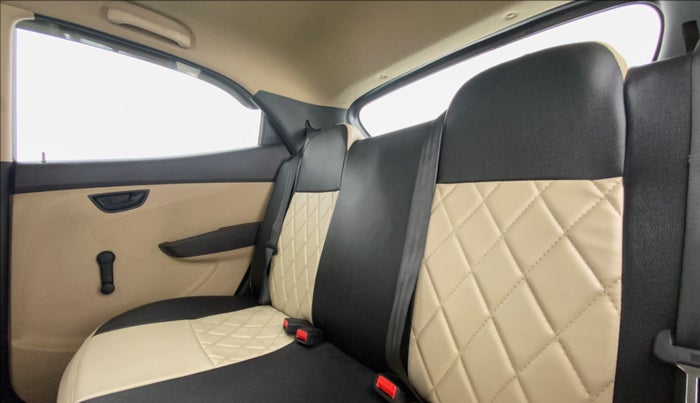 2016 Hyundai Eon ERA PLUS, Petrol, Manual, 21,195 km, Right Side Rear Door Cabin