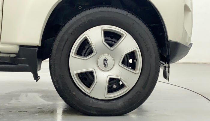 2017 Mahindra Scorpio S6 PLUS, Diesel, Manual, 42,408 km, Right Front Tyre