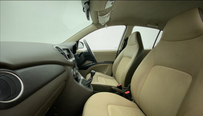 2013 Hyundai i10 MAGNA 1.1, CNG, Manual, 45,100 km, Right Side Front Door Cabin