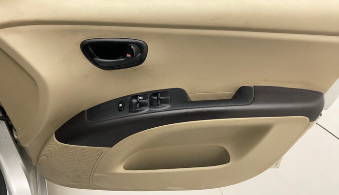 2013 Hyundai i10 MAGNA 1.1, CNG, Manual, 45,100 km, Driver Side Door Panels Control