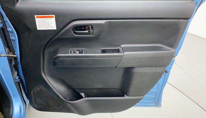 2021 Maruti New Wagon-R LXI CNG 1.0 L, CNG, Manual, 49,905 km, Driver Side Door Panels Control