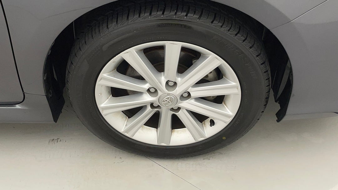 2017 Toyota Aurion At-x, Automatic, 103336 km, Right Front Wheel