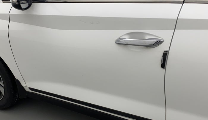 2022 Hyundai NEW I20 ASTA 1.2 MT, Petrol, Manual, 36,592 km, Front passenger door - Slightly dented