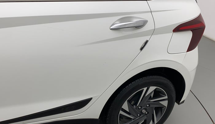 2022 Hyundai NEW I20 ASTA 1.2 MT, Petrol, Manual, 36,592 km, Left quarter panel - Minor scratches