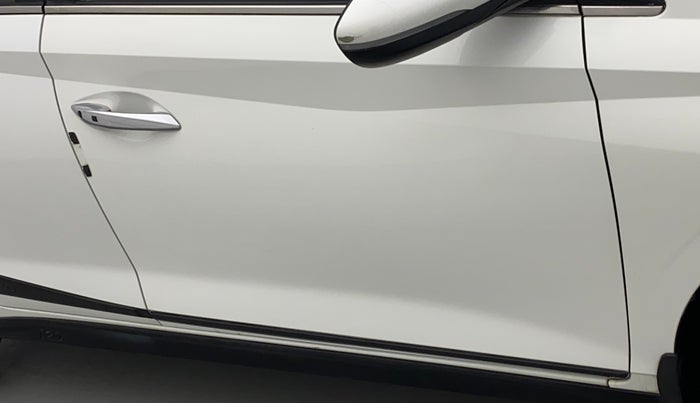 2022 Hyundai NEW I20 ASTA 1.2 MT, Petrol, Manual, 36,592 km, Driver-side door - Minor scratches